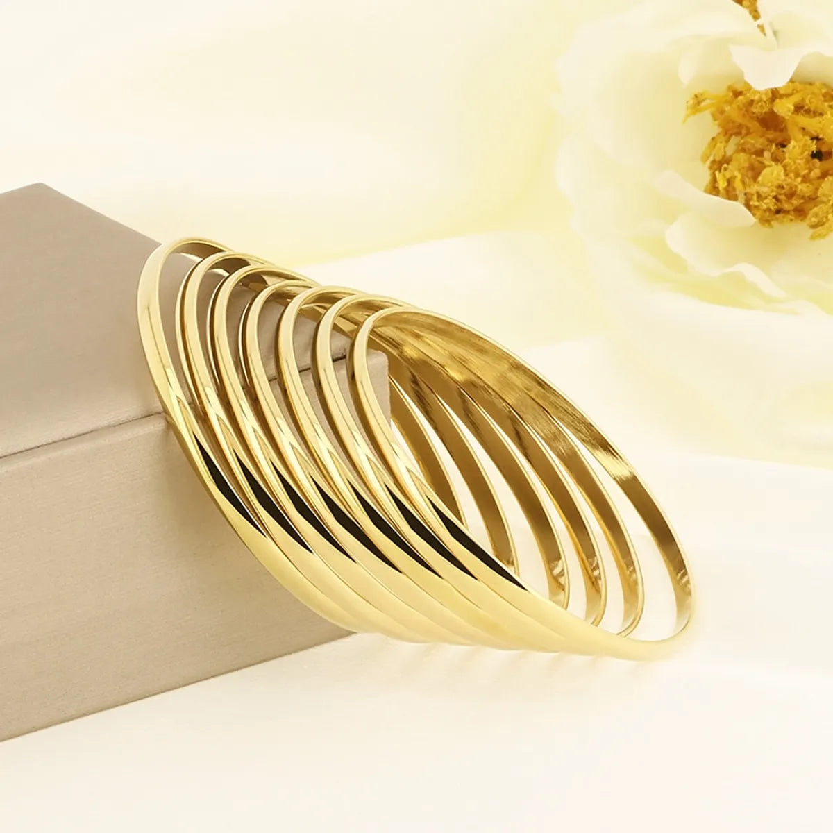 Simple Style Solid Color 304 Stainless Steel 18K Gold Plated Bangle In Bulk