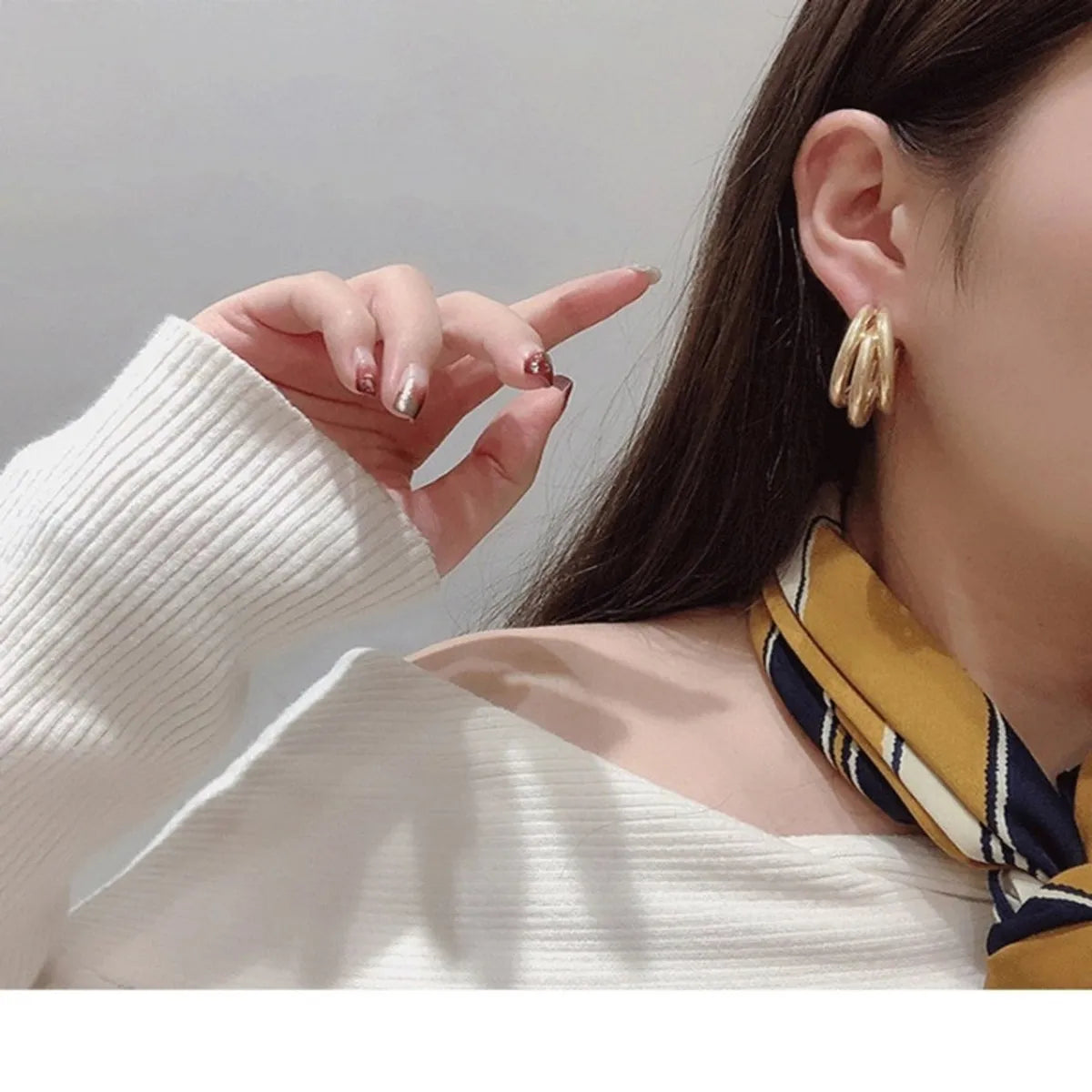 Simple Style Solid Color Alloy Layered Women's Hoop Earrings 1 Pair