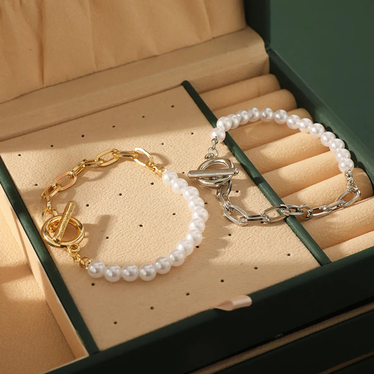 Simple Style Solid Color Artificial Pearl Iron Plating Women's Bracelets