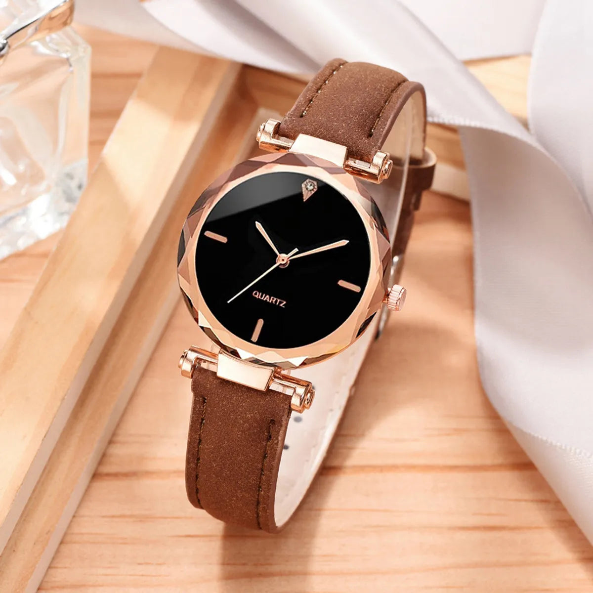 Simple Style Solid Color Buckle Quartz Women'S Watches