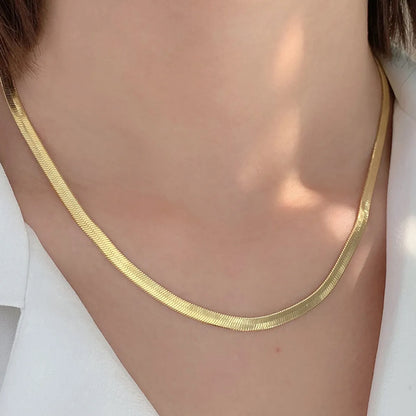 Simple Style Solid Color Copper Plating 18k Gold Plated Women's Necklace