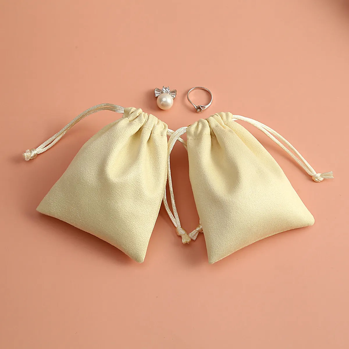 Simple Style Solid Color Faux Fur Drawstring Jewelry Packaging Bags