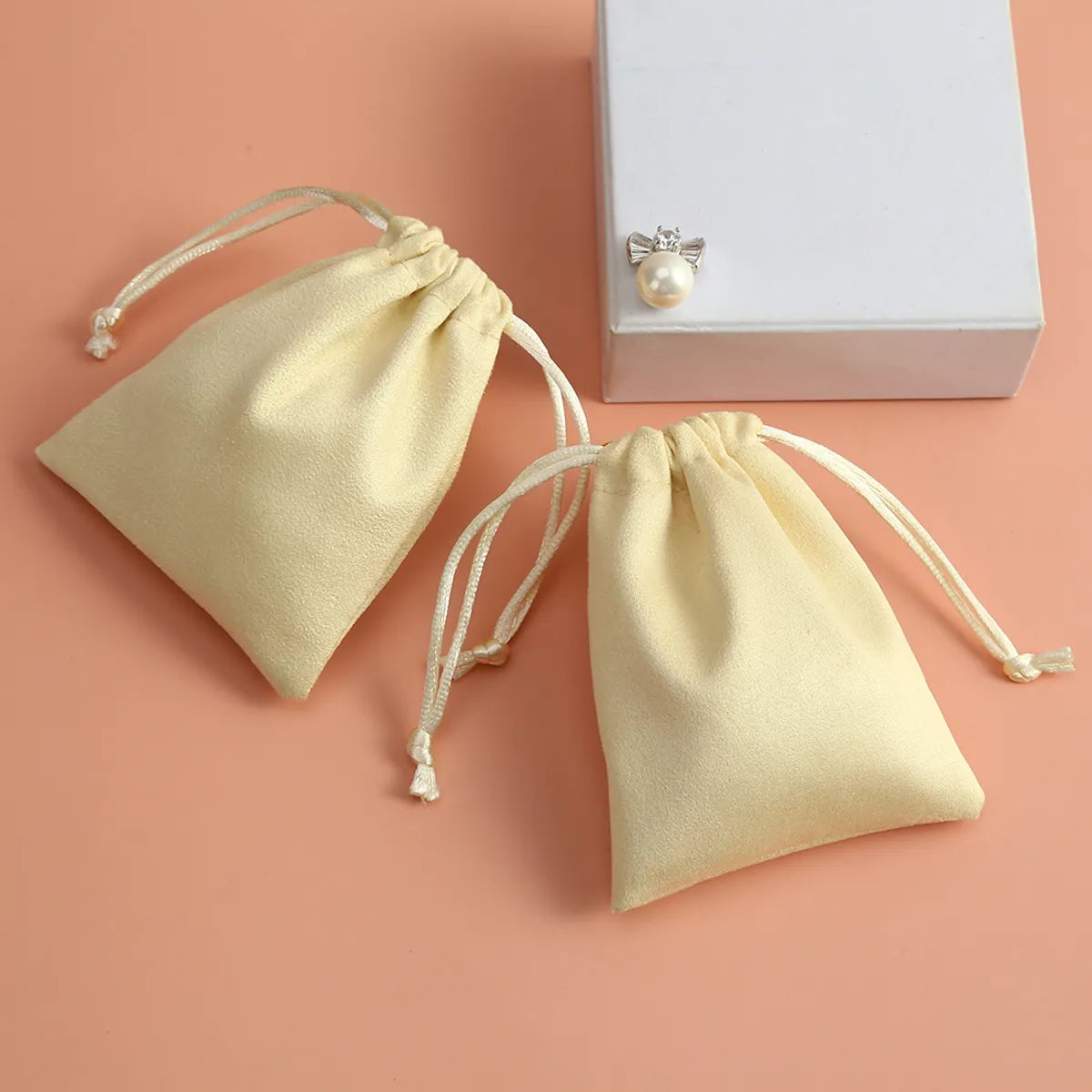 Simple Style Solid Color Faux Fur Drawstring Jewelry Packaging Bags