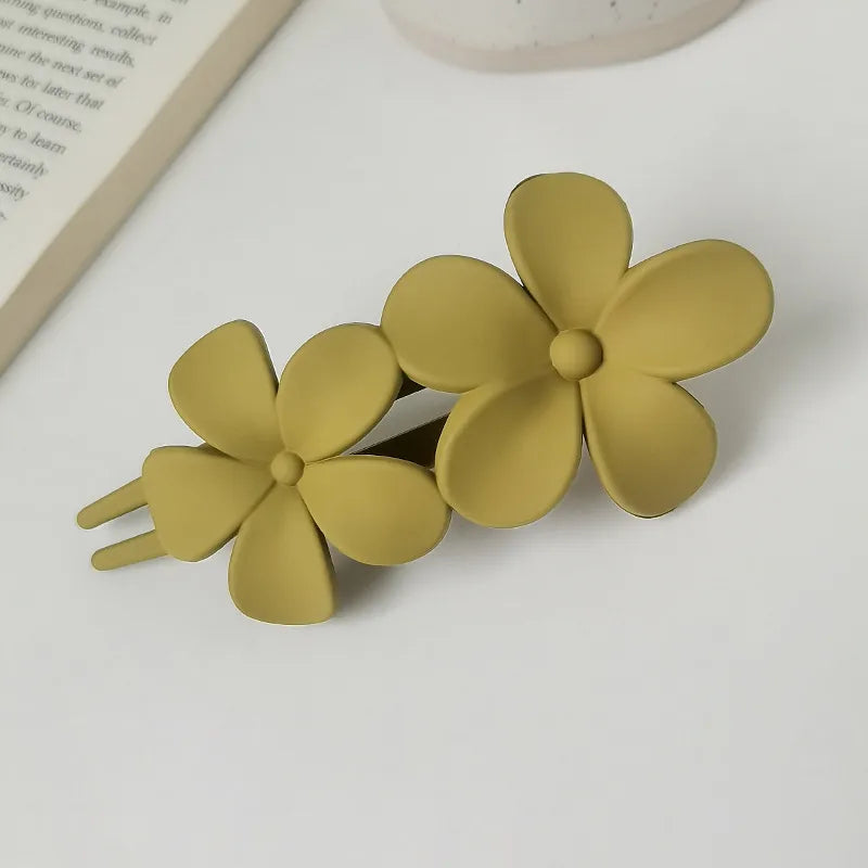 Simple Style Solid Color Flower Plastic Hair Clip