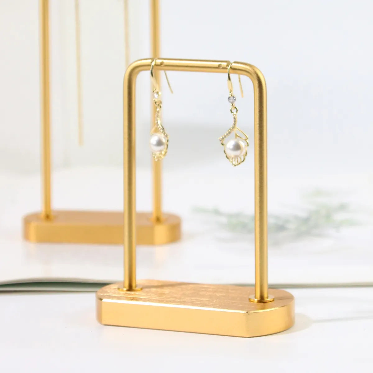 Simple Style Solid Color Metal Jewelry Rack