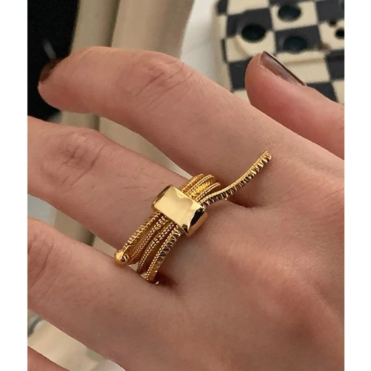 Simple Style Solid Color Metal Plating Chain Gold Plated Unisex Rings