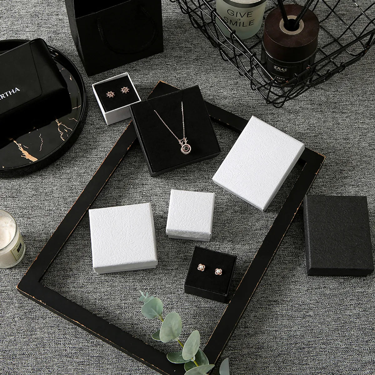 Simple Style Solid Color Paper Jewelry Boxes