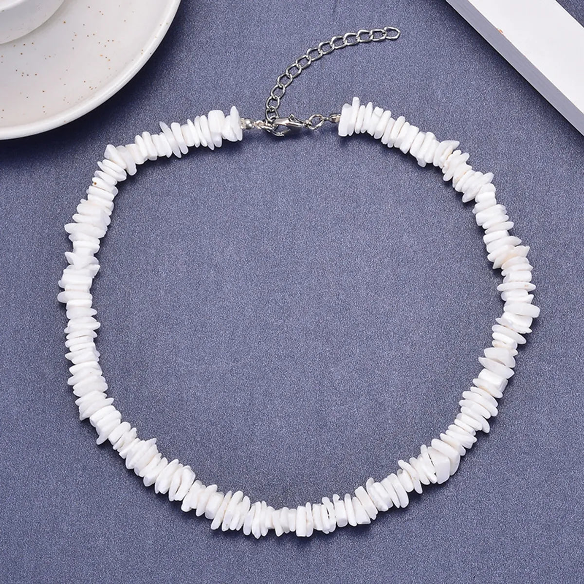 Simple Style Solid Color Shell Beaded Women'S Necklace