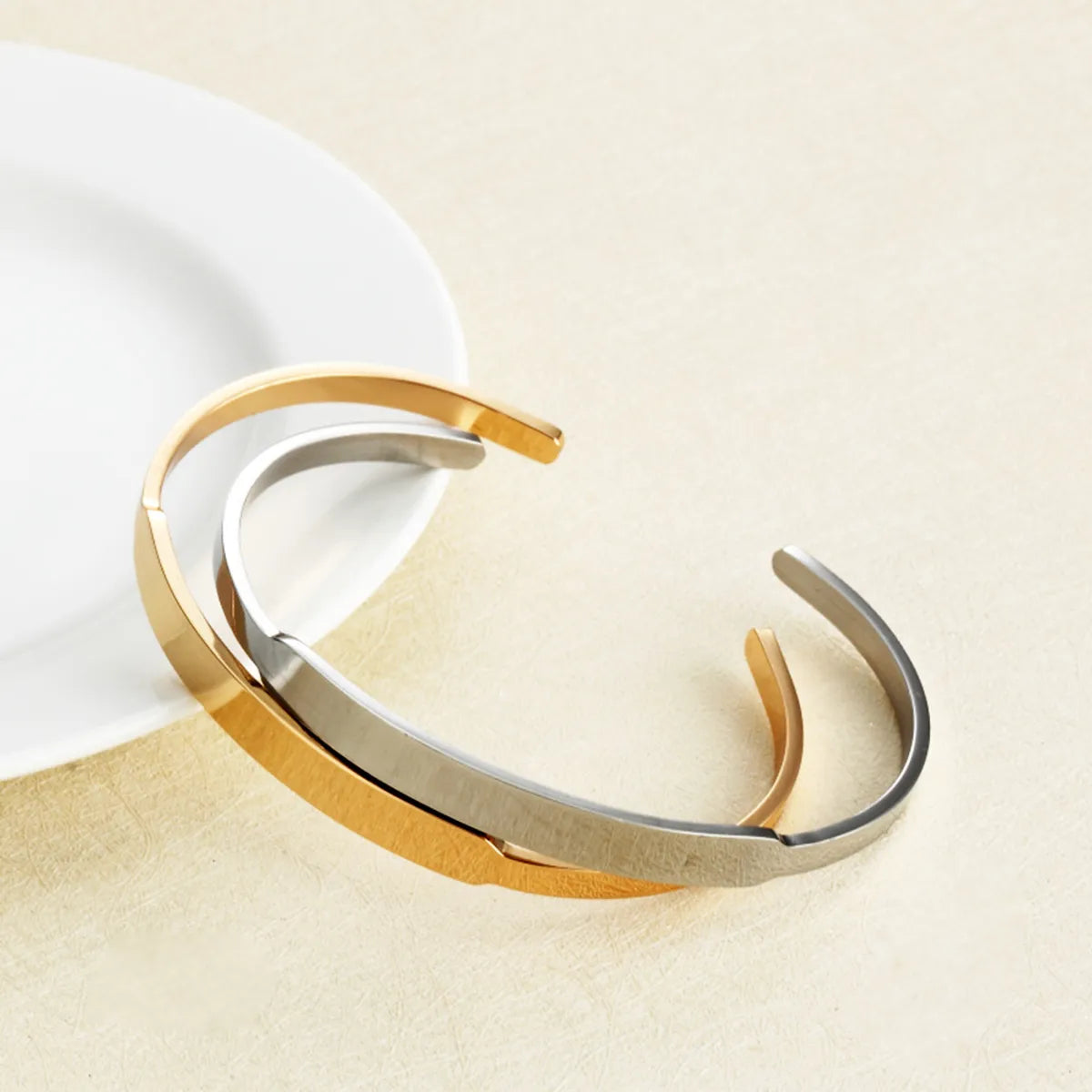 Simple Style Solid Color Stainless Steel Bangle