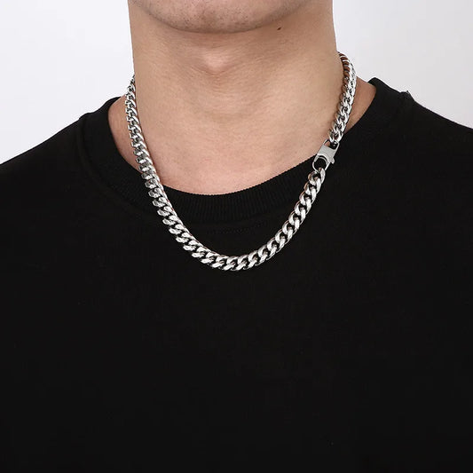 Simple Style Solid Color Titanium Steel Chain Men'S Necklace