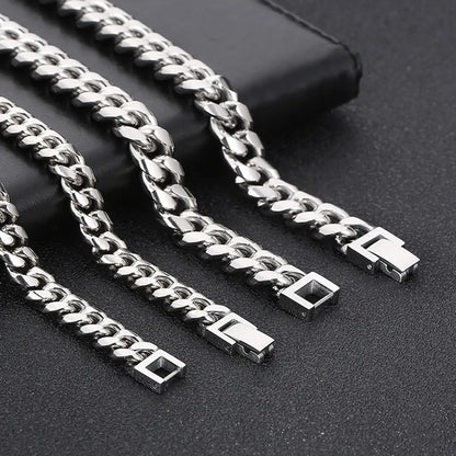 Simple Style Solid Color Titanium Steel Chain Men'S Necklace