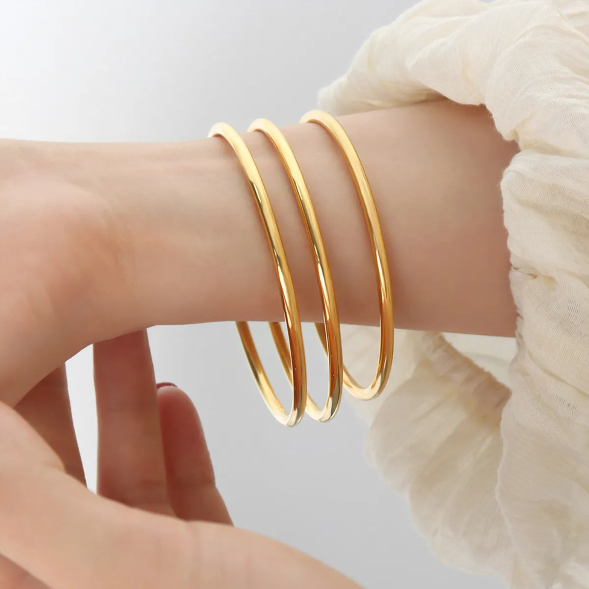 Simple Style Solid Color Titanium Steel Plating 18k Gold Plated Bangle