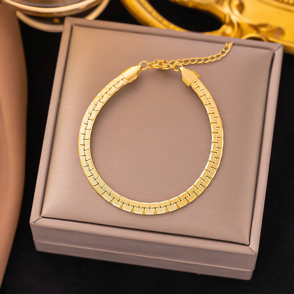 Simple Style Solid Color Titanium Steel Plating 18k Gold Plated Bracelets Necklace