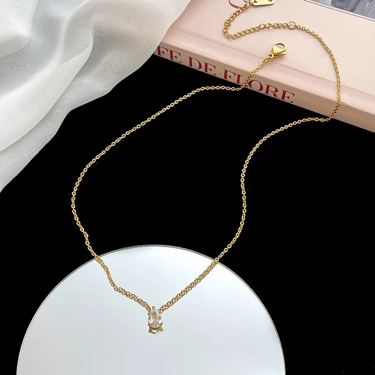 304 Stainless Steel 18K Gold Plated Simple Style Plating Solid Color Artificial Rhinestones Necklace