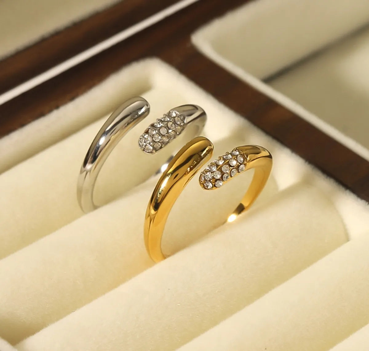 Simple Style Solid Color Titanium Steel Plating Inlay Zircon Open Rings