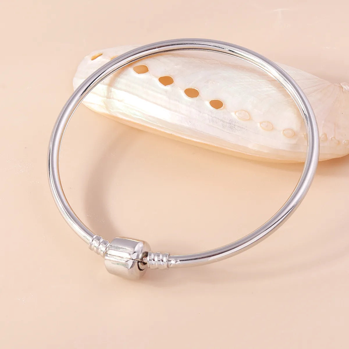 Simple Style Solid Color Zinc Alloy Women's Bangle