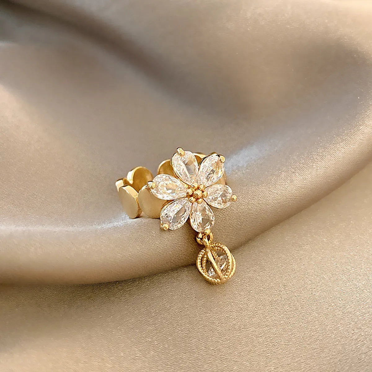 Simple Style Square Flower Bow Knot Copper Hollow Out Inlay Zircon Open Ring 1 Piece