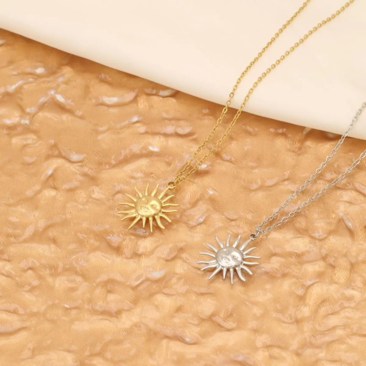 Simple Style Sun Stainless Steel Plating 18k Gold Plated Pendant Necklace