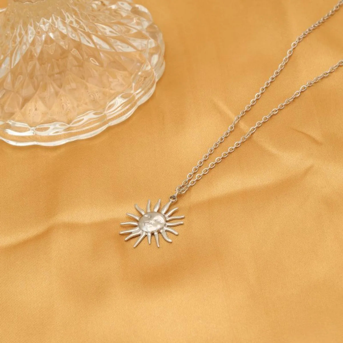 Simple Style Sun Stainless Steel Plating 18k Gold Plated Pendant Necklace