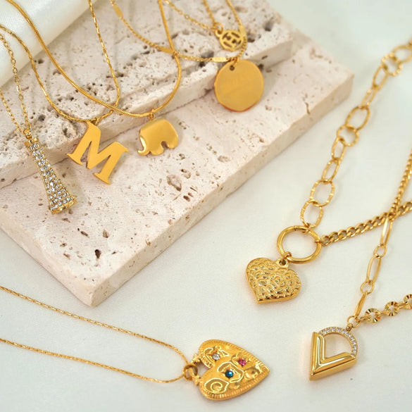 Simple Style V Shape Heart Shape Elephant Zircon Titanium Steel Wholesale Pendant Necklace