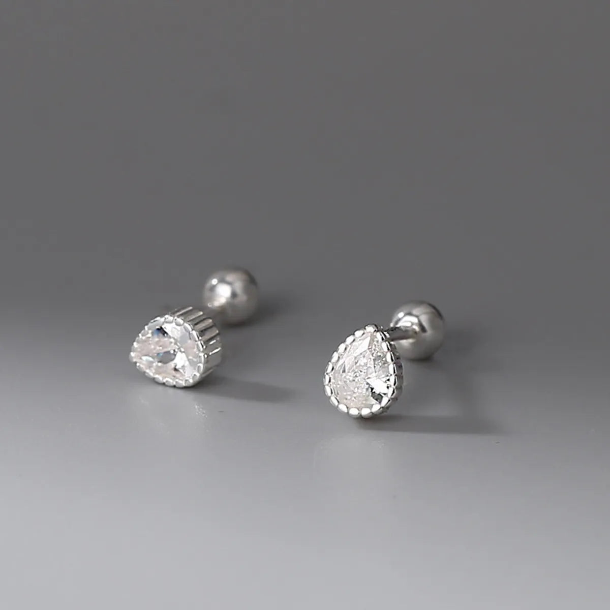 Simple Style Water Droplets Silver Plating Inlay Rhinestones Ear Studs 1 Pair