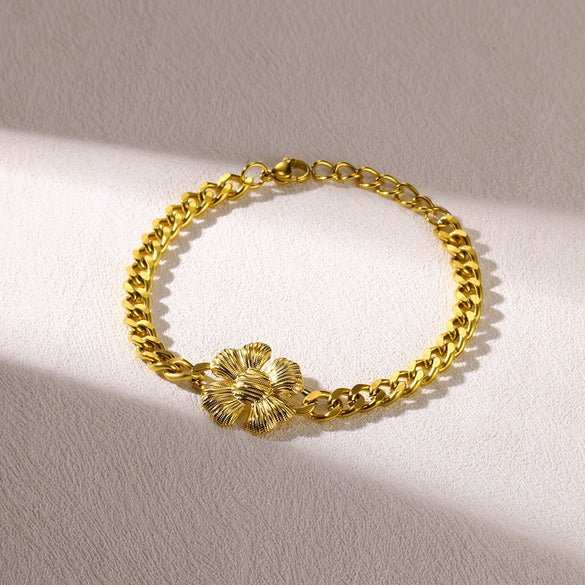 Simple Temperament Flower Stainless Steel Jewelry Bracelet And Necklace For Women With Electroplating Treatment