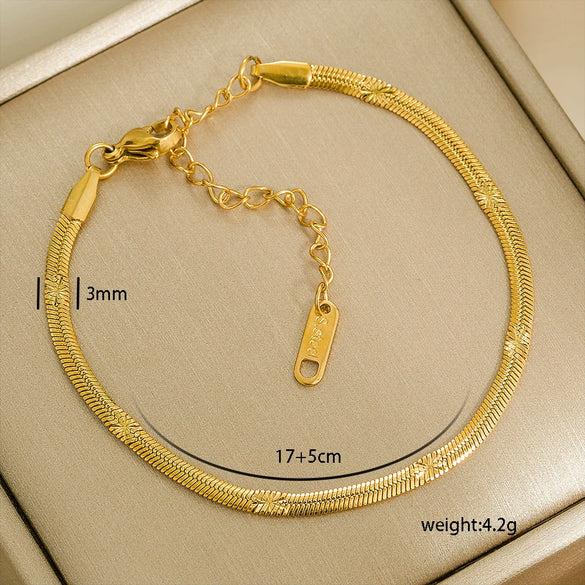 Simple Titanium Steel Unisex Bracelet With 18K Gold Plating Electroplating Treatment Minimalist Style