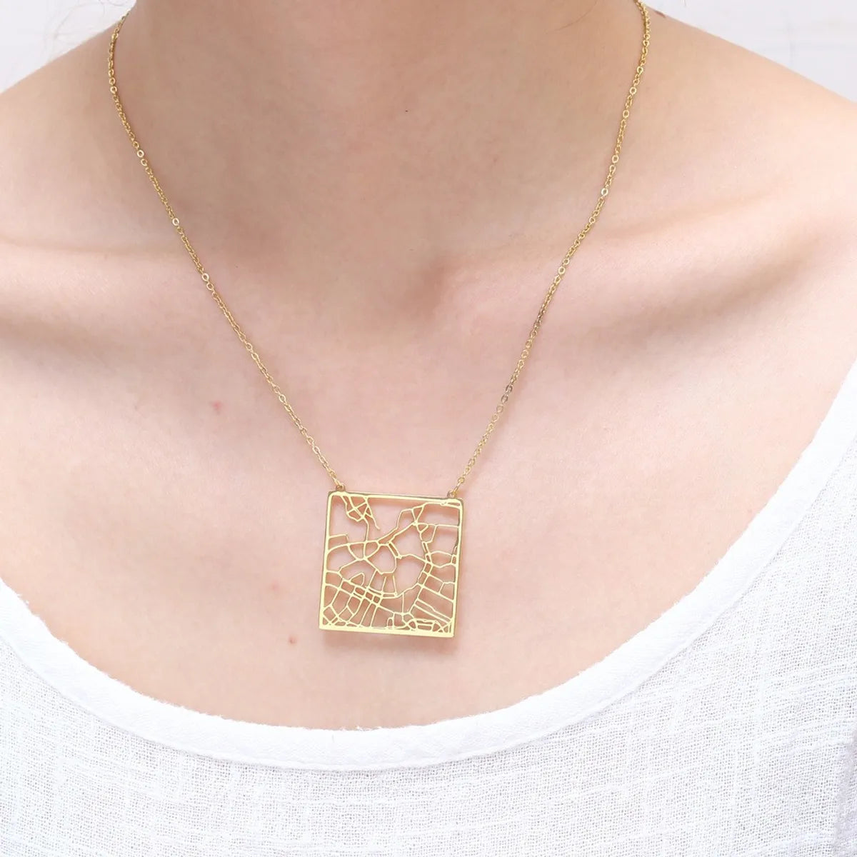 Stainless Steel 18K Gold Plated Casual Simple Style Map Pendant Necklace