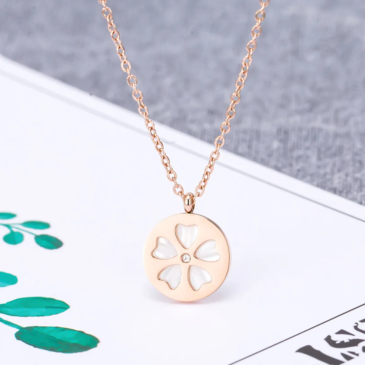 Stainless Steel 18K Gold Plated Rose Gold Plated IG Style Elegant Sweet Flower Petal Polishing Inlay Rhinestones Shell Pendant Necklace