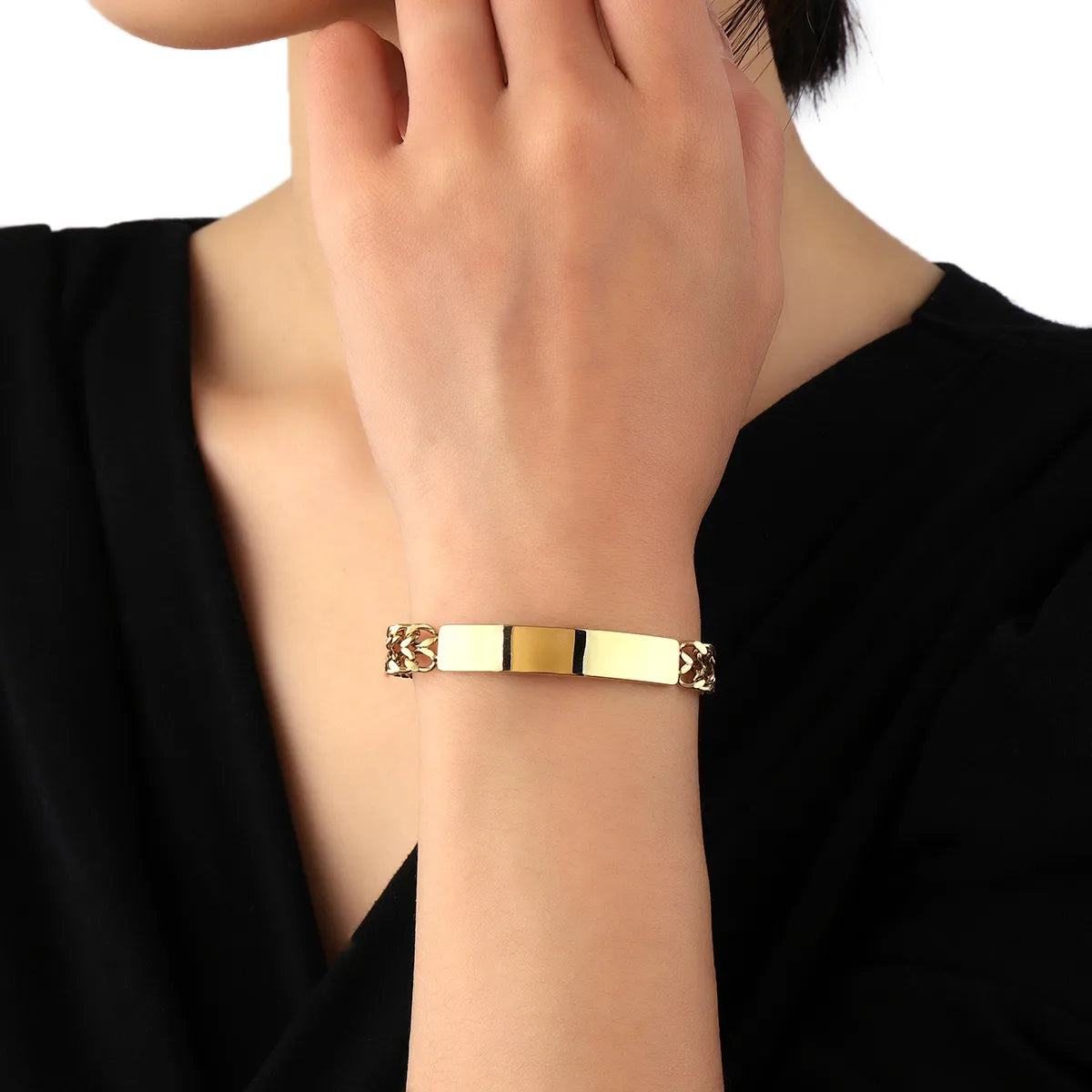 Simple Style Roman Style Solid Color 201 Stainless Steel 18K Gold Plated Bracelets In Bulk