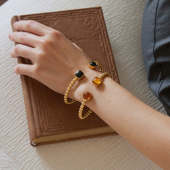 Stainless Steel And Resin Geometric Bracelet With Electroplated Finish And Clasp Lightweight Fashion Jewelry
