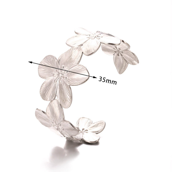 Stainless Steel And Silver Hollow Geometric Women's Bracelet With Hammered Pattern And Electroplating Treatment