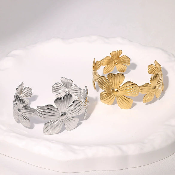 Stainless Steel And Titanium Steel Fivepetal Flower Bracelet Electroplated Simple Style For Women