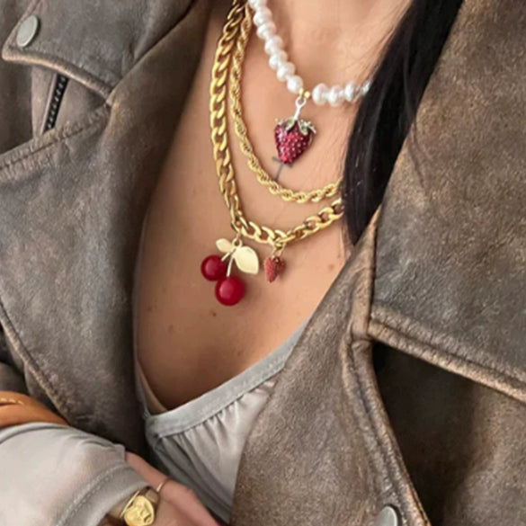 Stainless Steel And Titanium Steel Fruit Shape Sweet Style Pendant Necklace With Electroplating Design