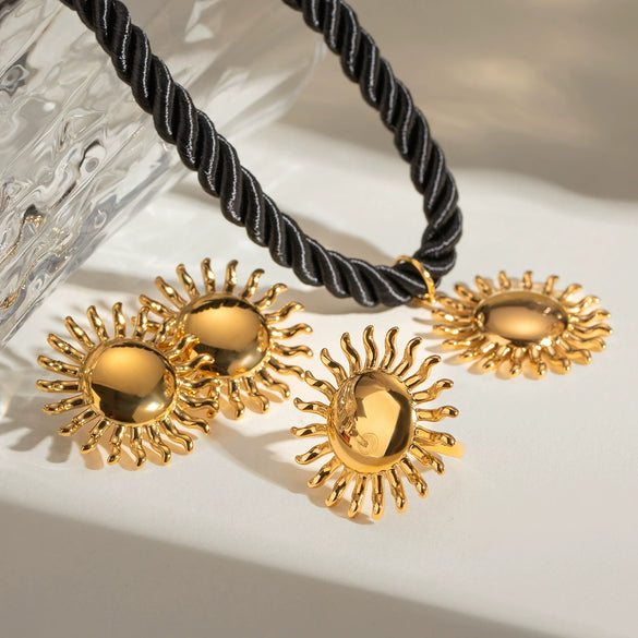Stainless Steel And Titanium Steel Jewelry With Sunflower Design And Electroplating Process For Women