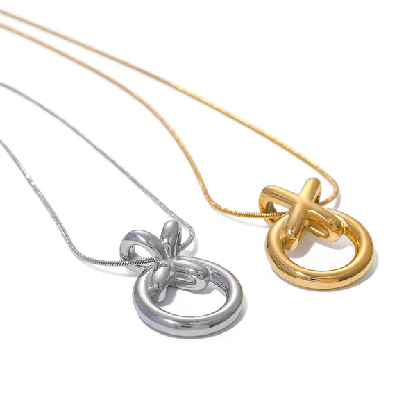 Stainless Steel And Titanium Steel Love Contrast Color Pendant Necklace With Geometric Pattern And Electroplating Treatment