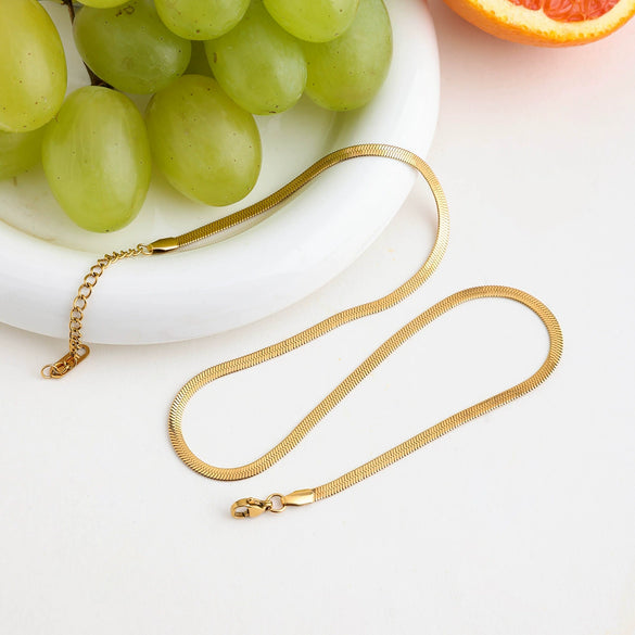 Stainless Steel And Titanium Steel Women's Necklace With Electroplating Nonfading Regular Chain Style