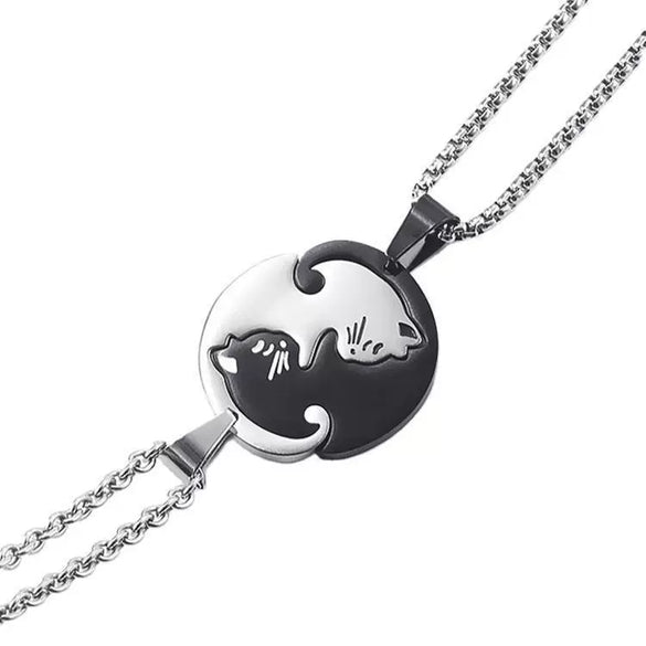 Stainless Steel Black And White Cat Pair Hug Splicing Pendant Necklace With Electroplated Titanium Steel Geometric Design For Unisex