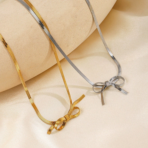 Stainless Steel Bow Clavicle Chain Retro Snake Bone Necklace For Ladies With Electroplating Treatment