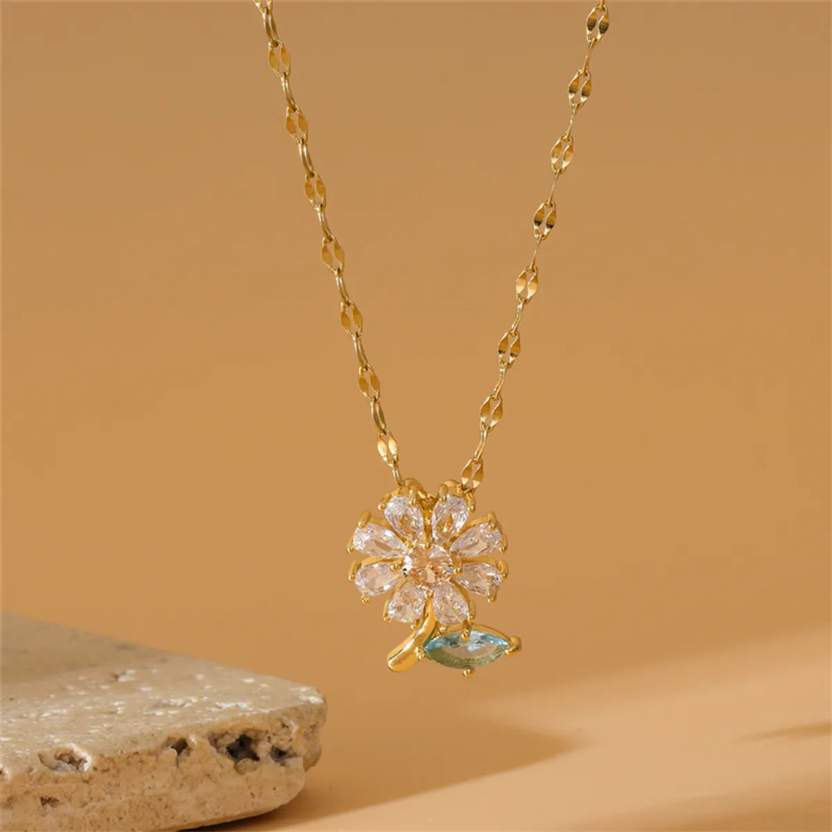 Stainless Steel Copper 18K Gold Plated Simple Style Plating Inlay Flower Zircon Pendant Necklace