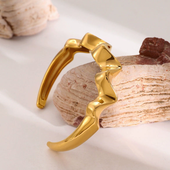 Stainless Steel Corrugated Open Bracelet With Electroplating Treatment