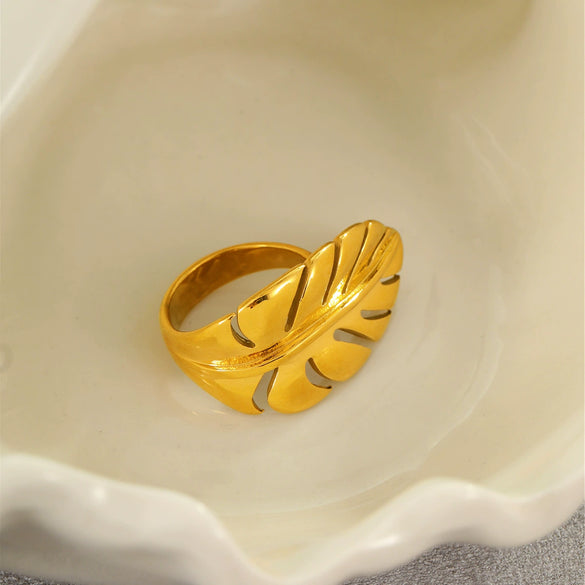 Stainless Steel Flower And Leaf Ring Electroplated Light Luxury Style For Women