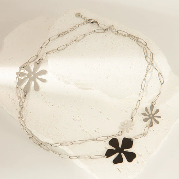 Stainless Steel Flower Fashion Necklace With Electroplating