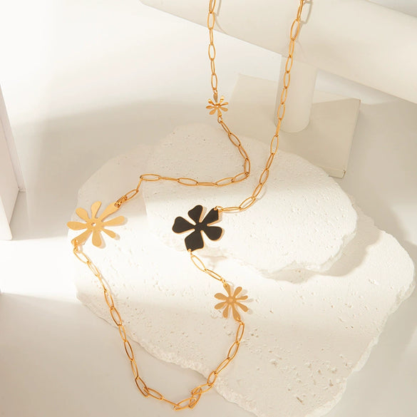Stainless Steel Flower Fashion Necklace With Electroplating