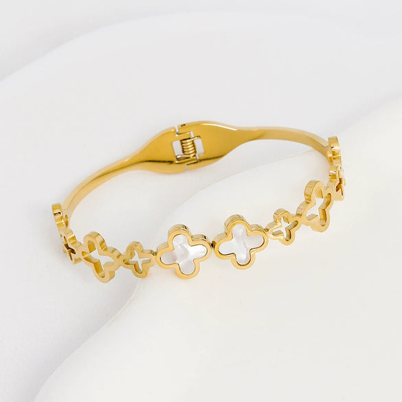 Stainless Steel Four Leaf Clover Elegant Bracelet With Electroplating