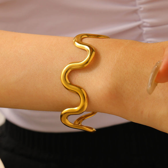 Stainless Steel Geometric Electroplated Wide Face Spring Open Bracelet