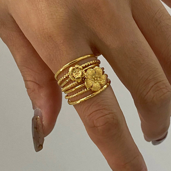 Stainless Steel Geometric Flower Ring Electroplated Jewelry For Women