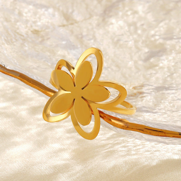 Stainless Steel Geometric Flower Ring For Ladies With Electroplating