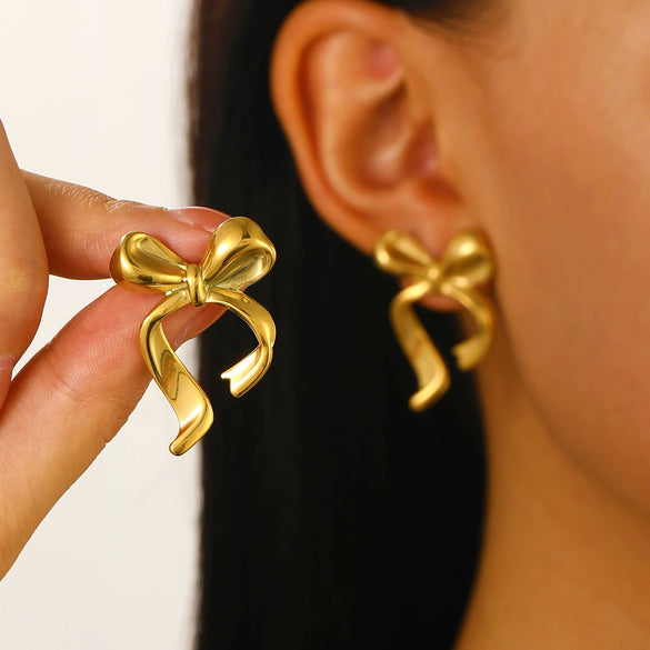 Stainless Steel Geometric Heart Shape Electroplated Women's Earrings Stud