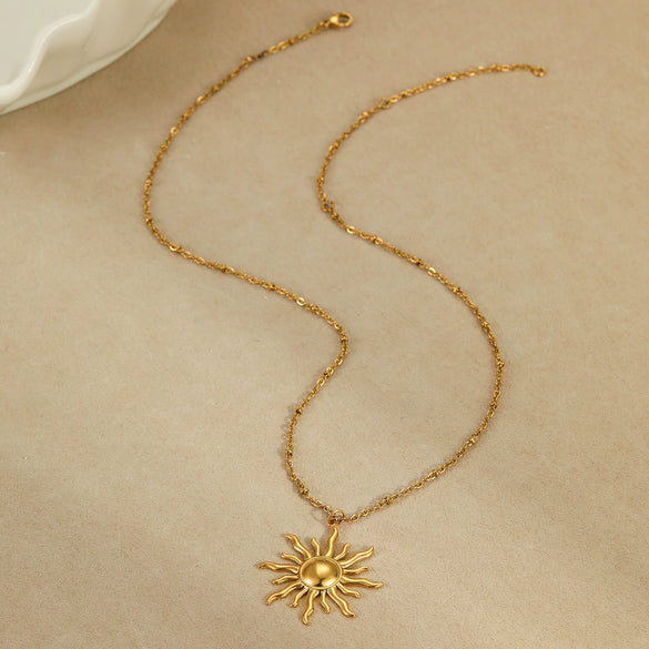 Stainless Steel Geometric Sun Pendant Clavicle Chain Necklace Plated With 18K Gold Fashion Jewelry
